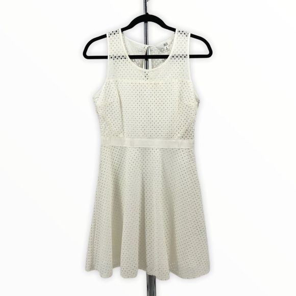 Jack BB Dakota Ziva Eyelet White Dress Sleeveless NWT size 2 - Picture 4 of 15